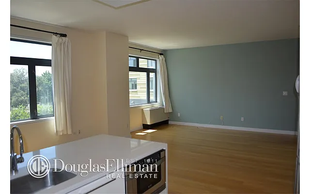 Rented by Douglas Elliman | media 32