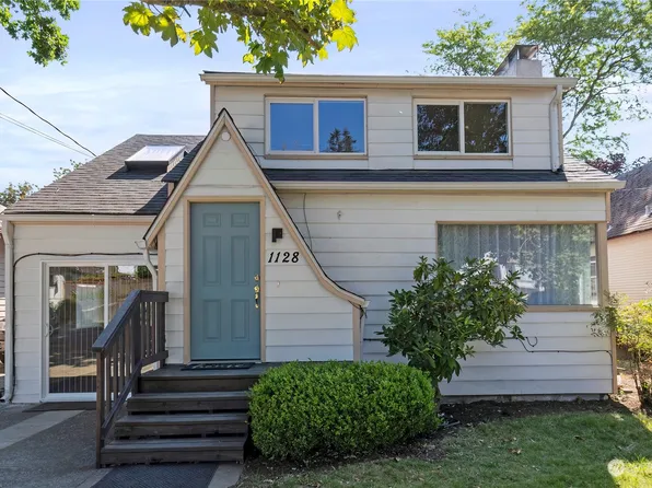 1128 Hewitt Avenue, Bremerton, WA 98337