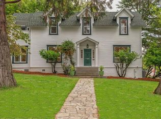 105 Nob Hill St, Ashland, OR