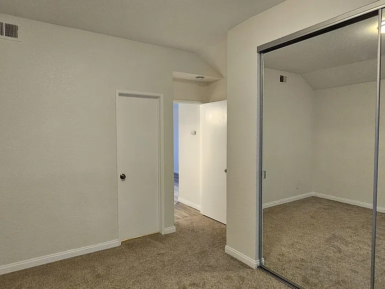26032 Dundee Dr — Photo 27