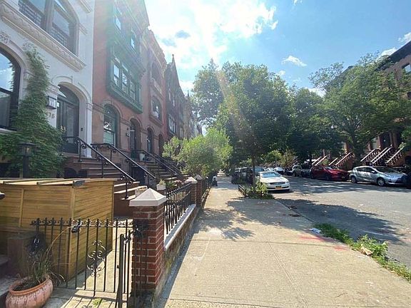 3rd image of 480 Greene Ave APT 2F