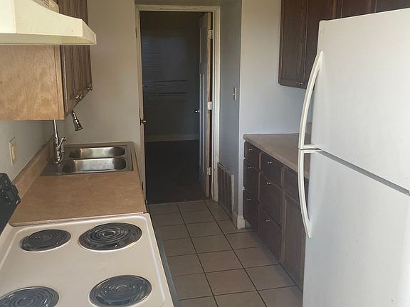 3rd image of 1301 S Westcott St #8