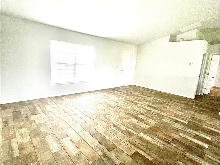 4010 29th St SW — Photo 5