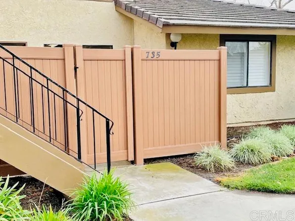 735 Thoreau Ln, Ventura, CA 93003