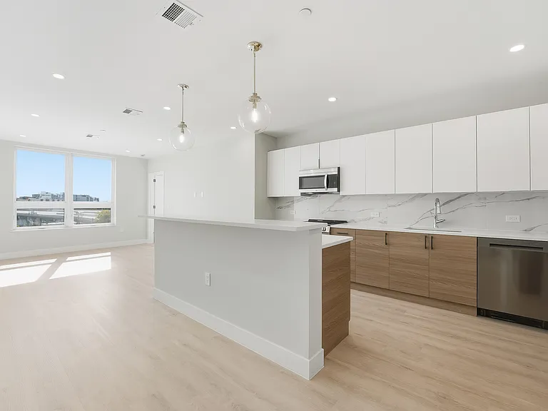 Skylar Lofts JC — Photo 38