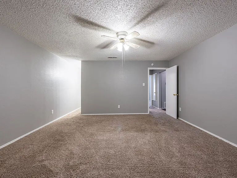4605 & 4607 Menzer Rd — Photo 26