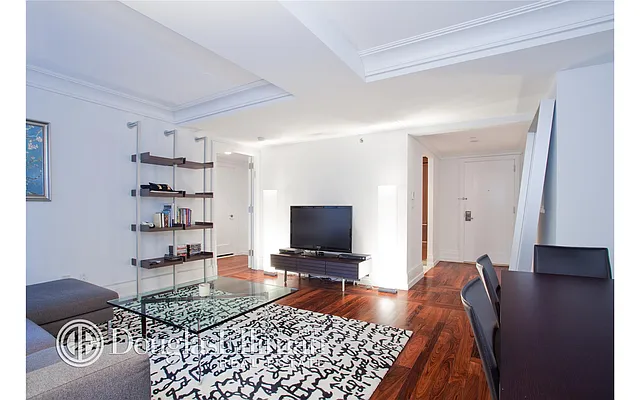 Rented by Douglas Elliman | media 19