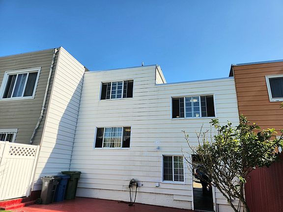 3rd image of 342 Abbot Ave