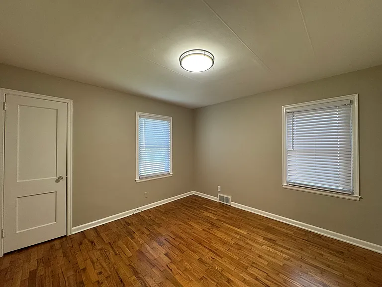 934 SW Anderson Ter — Photo 18