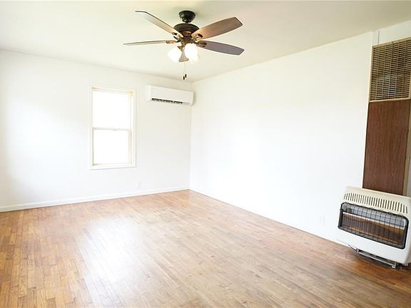 4th image of 328 W Oak St