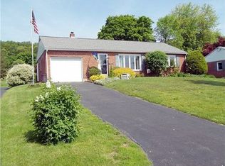 723 Cherry St, Bally, PA 19503