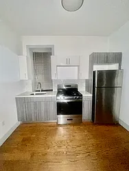 222 Pulaski Street, #3B