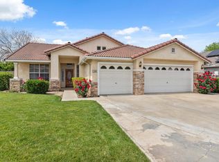 2596 Pine Castle Dr, Hanford, CA 93230