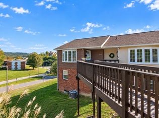 84 Pinewood Ln, Clarksburg, WV 26301