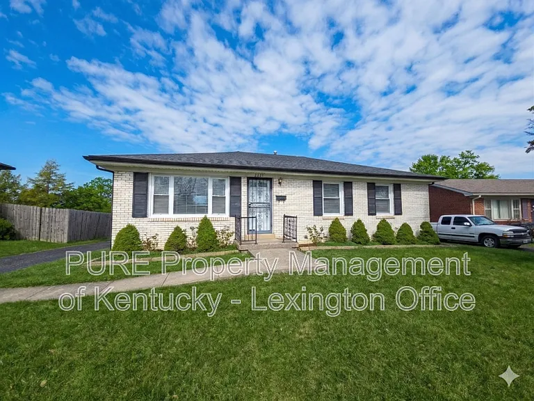 2225 Sandra Ct — Photo 1