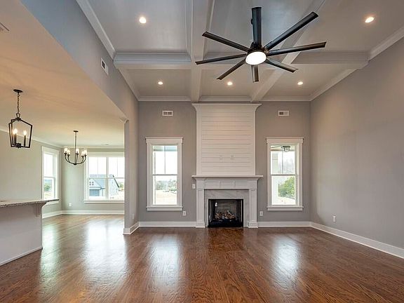 4th image of 222 Arthur Ln NW