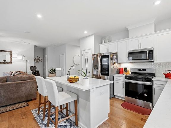 4th image of 711 Pineberry Ct