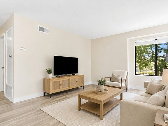 3rd image of 25717 Sycamore Pointe
