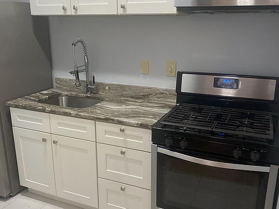 3rd image of 4150-52 Parkside Ave Unit 301