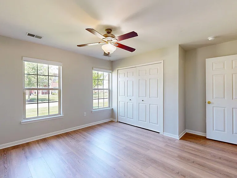 1376 Addington Ln — Photo 16