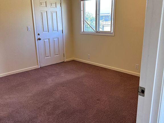 5th image of 160 Melvin Ln #B