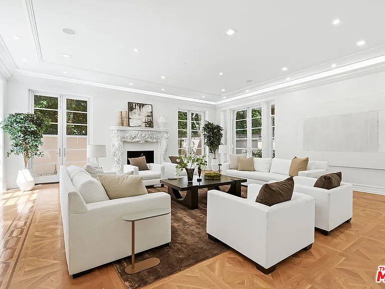 407 Robert Ln — Photo 10