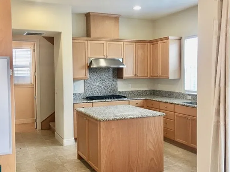 7089 Hyacinthus Ln — Photo 4