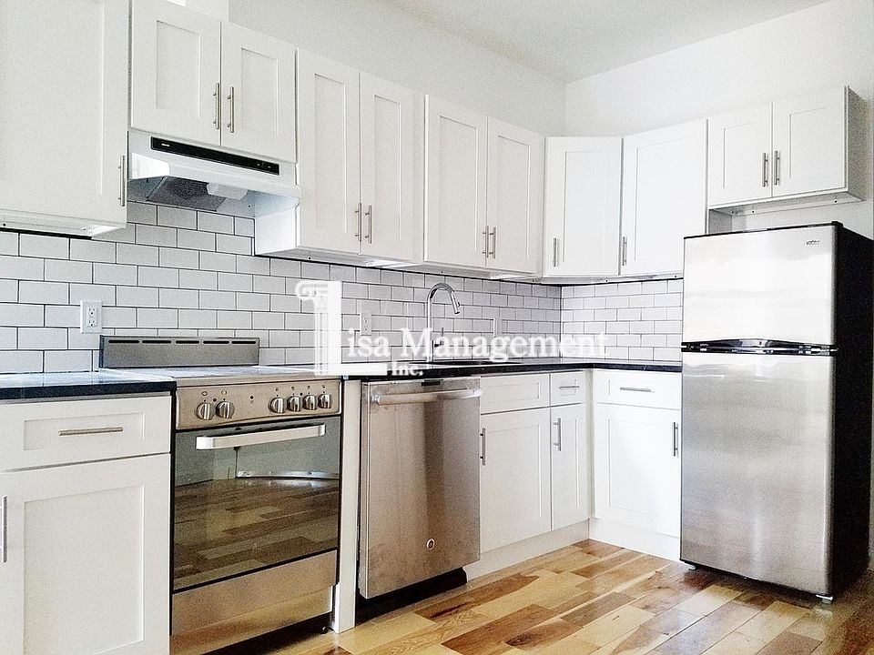 1st image of 426 W 48th St #24