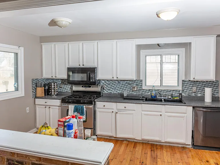 22582 Albion Ave — Photo 24