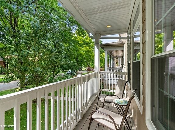 2nd image of 3627 N Hamlin Ave