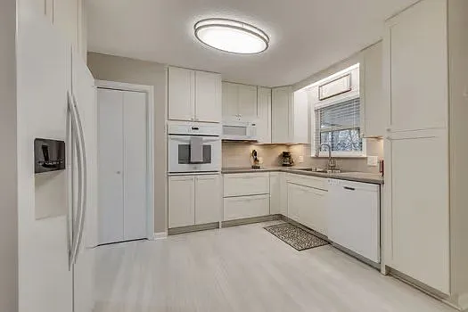 5013 Emerald Dr — Photo 5