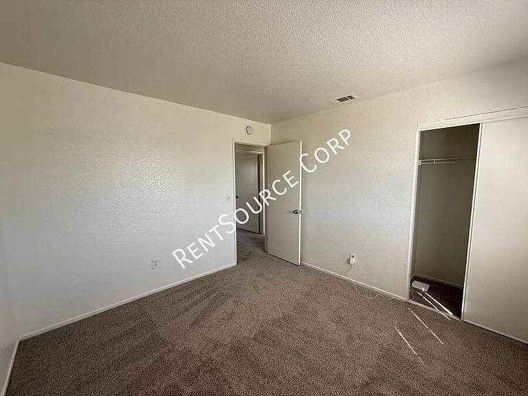 3559 E Avenue R14 — Photo 18