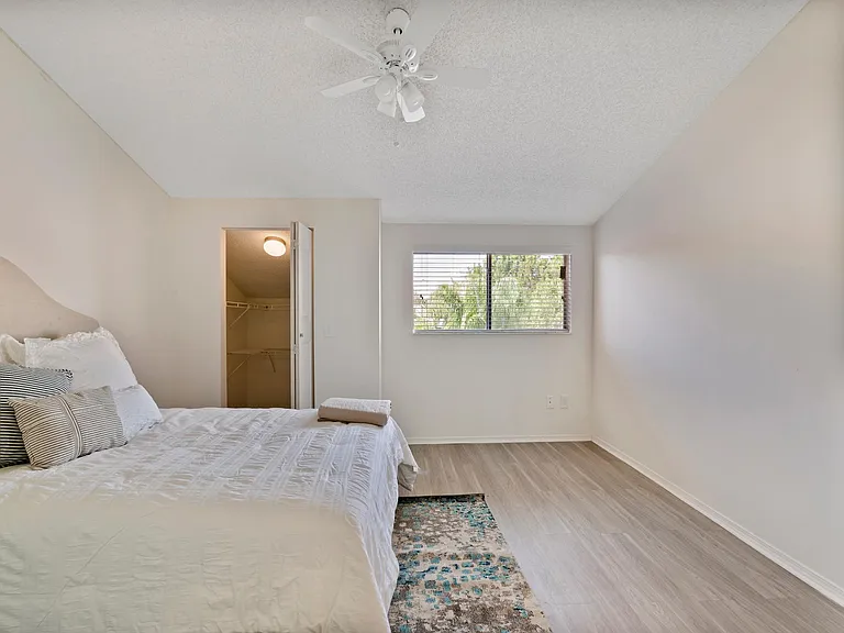 B1 St. Tropez - 3-Story Townhomes