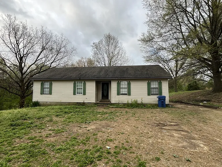 261 Becks Ln — Photo 1
