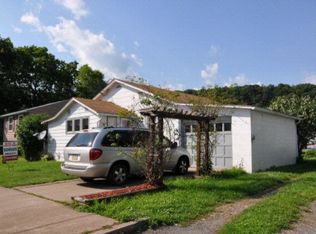 10 W Sherman St, Mount Union, PA 17066