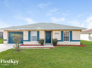 1301 Oak Pointe Pl, Plant City, FL 33563