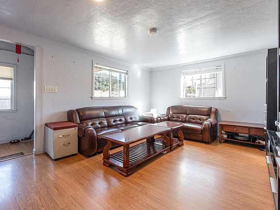 4th image of 111 N Railroad Ave