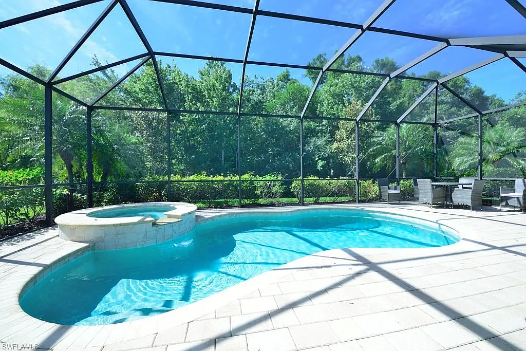 3 bed, 2.0 bath, 2160 sqft, $7,500 — Photo 2