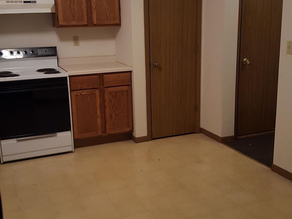 2nd image of 1411 23rd St N APT D