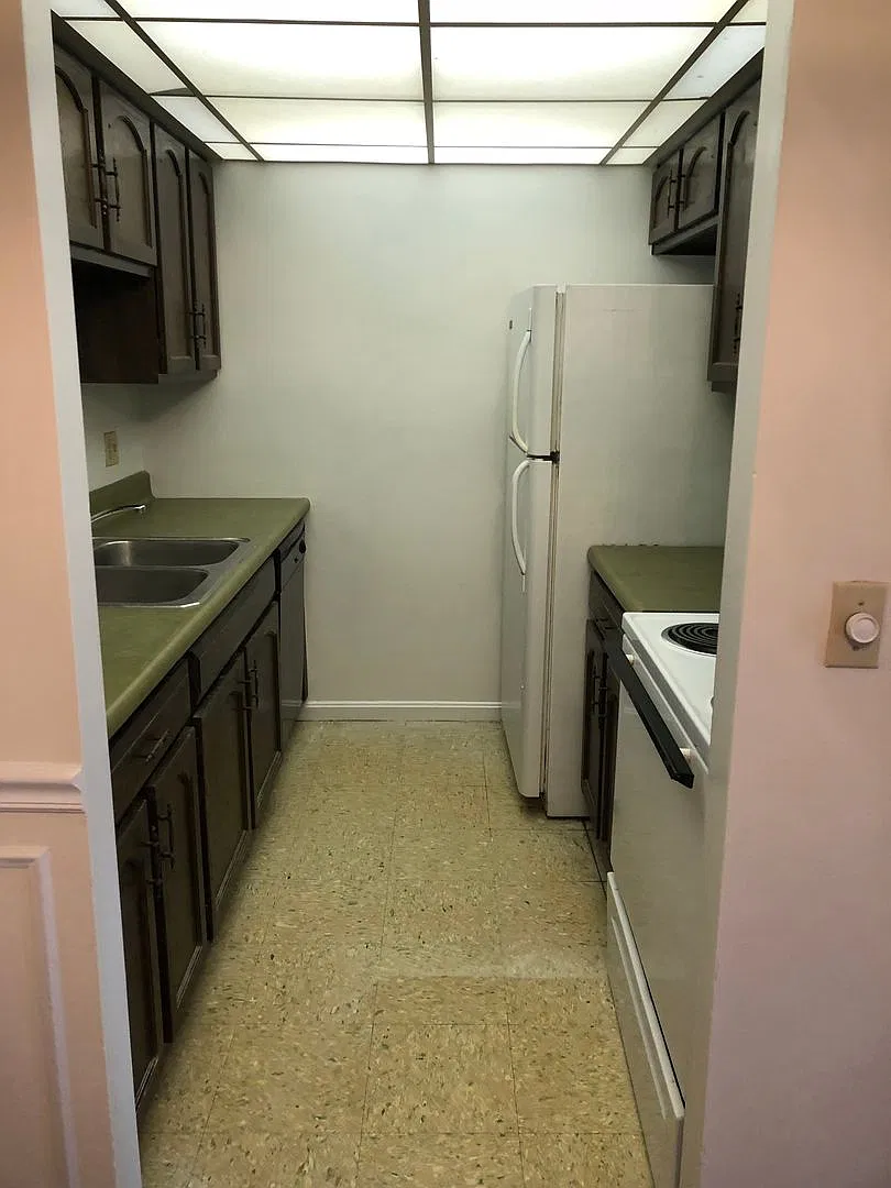 3000 Wardall Ave — Photo 3