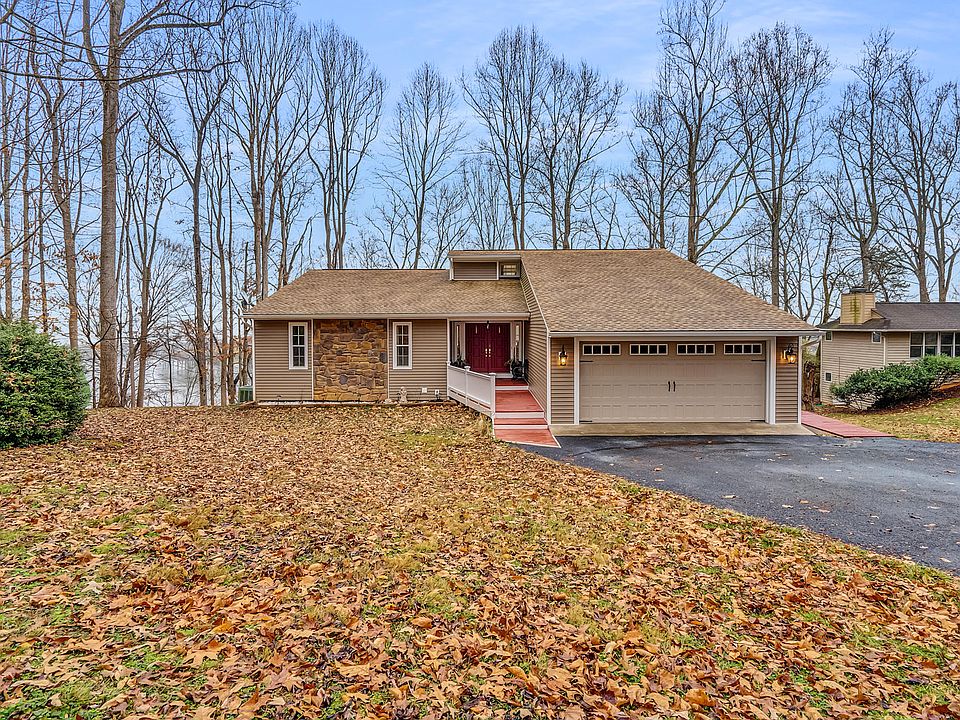 1st image of 806 Forest Lawn Dr