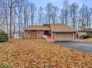 806 Forest Lawn Dr, Moneta, VA