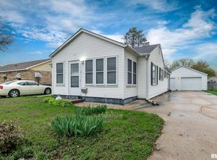 209 4th St E, Milan, IL 61264