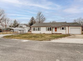 521 2nd St, Carrollton, IL 62016