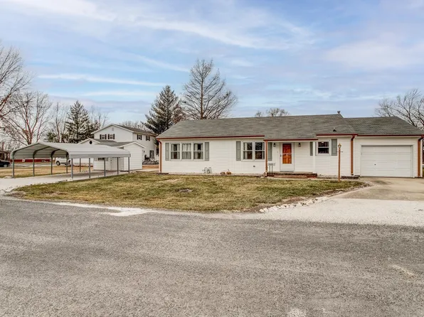 521 2nd St, Carrollton, IL 62016