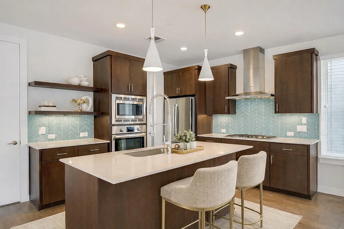 Building Photo - 2301 Bluebonnet Ln #12