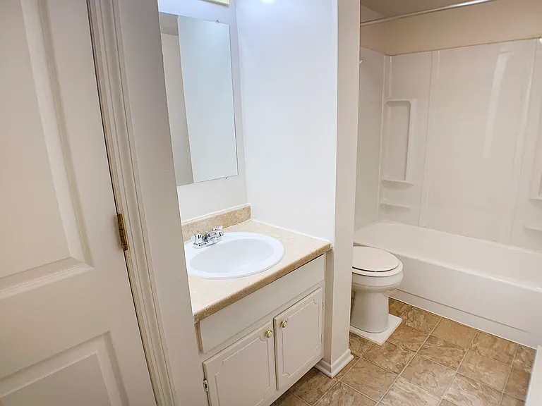 Oakwood Apartments — Photo 53