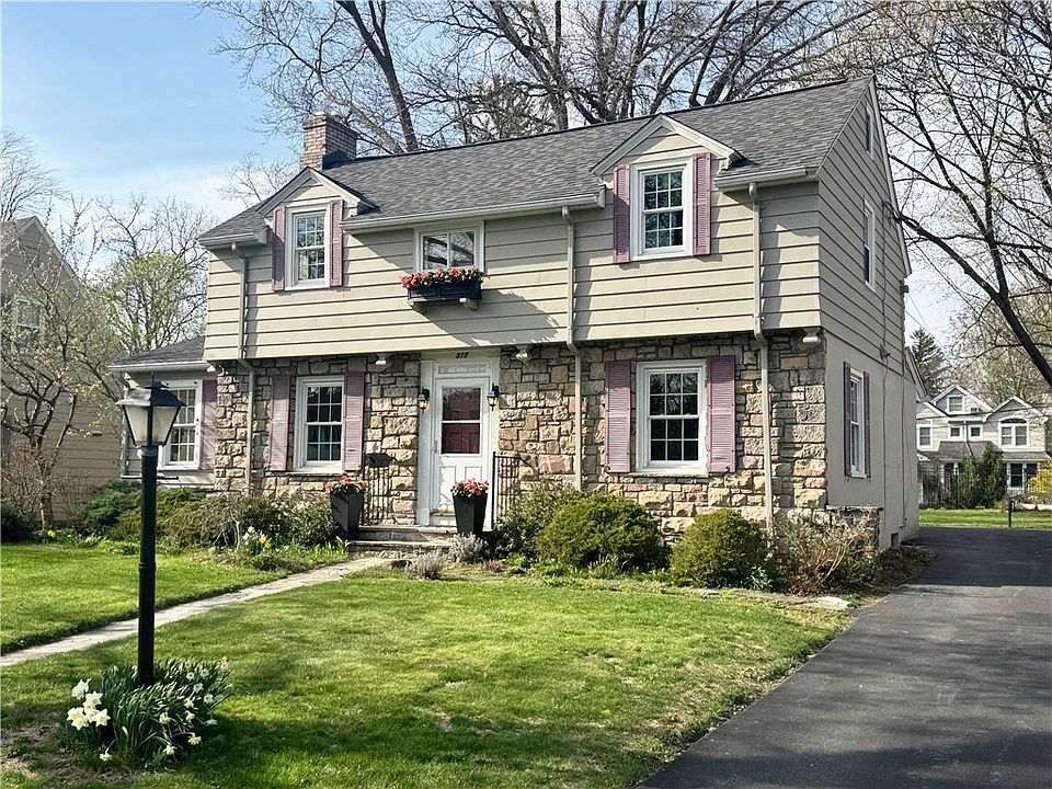 1st image of 312 Wilmot Rd