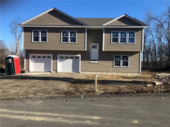 8 Graves Ave, North Smithfield, RI 02896