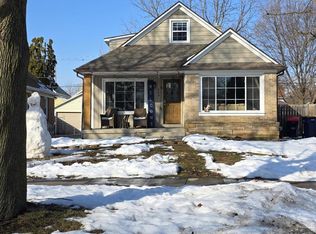 949 Lake Michigan Dr NW, Grand Rapids, MI 49504